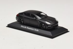 Porsche Panamera 970 Turbo Mat Črna Maxichamps 1:43 940062370 Kovina – slika 3 od 4