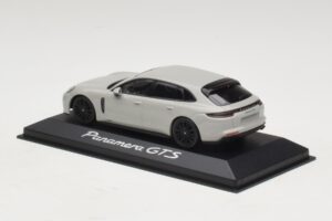 Porsche Panamera GTS 971 Chalk Grey Minichamps 1:43 WAP0207640J Kovina – slika 3 od 4