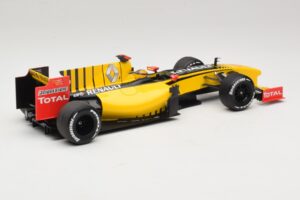 Renault R30 Showcar #11 R. Kubica F1 2010 Minichamps 1:18 150100081 Kovina – slika 2 od 6
