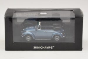 Volkswagen 1302 Kabriolet Moder Kovinski Minichamps 1:43 430055042 Kovina – slika 4 od 4