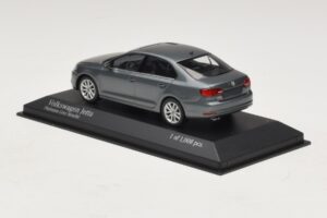 Volkswagen Jetta Mk6 Grey Metallic Minichamps 1:43 400059000 Kovina – slika 3 od 4