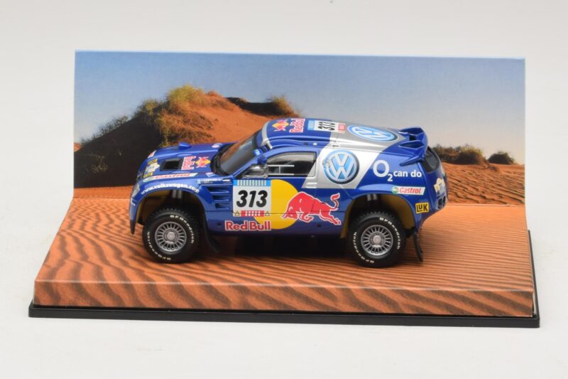 Volkswagen Race Touareg Red Bull #313 Izdaja Za Prodajalce 2005 Minichamps 1:43 7LO099400PD313 Kovina