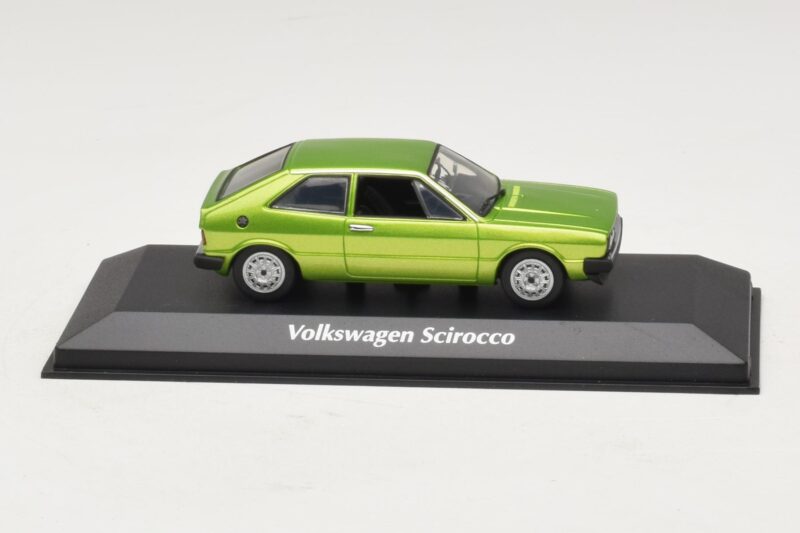 Volkswagen Scirocco Mk1 Zelena Metalik Maxichamps 1:43 Volkswagen Scirocco Mk1 Zelena Metalik Maxichamps 1:43 940050420 Kovina