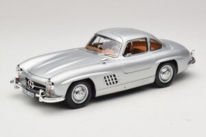 Mercedes 300 SL W198 Gullwing srebrna Norev 1:18 183857 Kovina