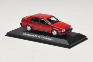 Alfa Romeo 75 V6 3.0 America Rdeč Maxichamps 1:43 940120461 Kovina – slika 3 od 5