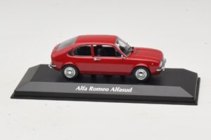 Alfa Romeo Alfasud Rdeč Maxichamps 1:43 Alfa Romeo Alfasud Rdeč Maxichamps 1:43 940120100 Kovina