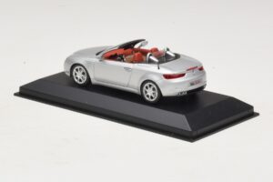 Alfa Romeo Giulia Spider Srebrn Minichamps 1:43 400120731 Kovina – slika 3 od 5