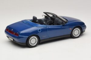 Alfa Romeo Spider 916 Moder Maisto 1:18 31831 Kovina – slika 3 od 8