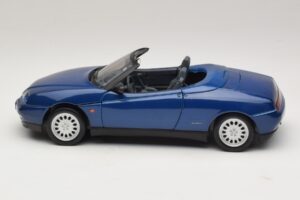 Alfa Romeo Spider 916 Moder Maisto 1:18 31831 Kovina – slika 4 od 8