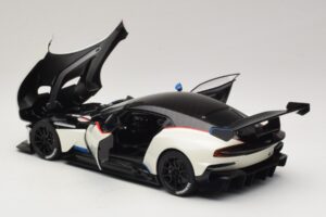 Aston Martin Vulcan Stratus White Z Modrimi in Rdečimi Progami AUTOart 1:18 70261 Kompozit – slika 5 od 8