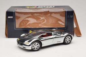 Audi Avus Quattro Chrome Silver Revell 1:18 08830 Kovina – slika 8 od 8