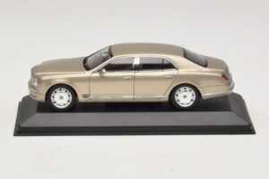 Bentley Mulsanne Zlata Metalik Minichamps 1:43 40433 Kovina