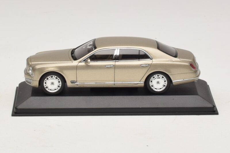 Bentley Mulsanne Zlata Metalik Minichamps 1:43 40433 Kovina