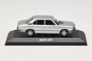 BMW 520 E12 Srebrn Maxichamps 1:43 940023000 Diecast