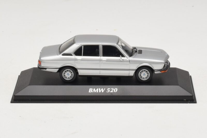 BMW 520 E12 Srebrn Maxichamps 1:43 940023000 Diecast