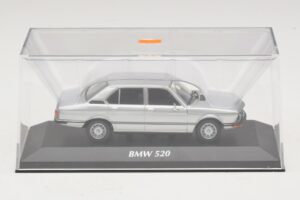 BMW 520 E12 Srebrn Maxichamps 1:43 940023000 Diecast – slika 4 od 5