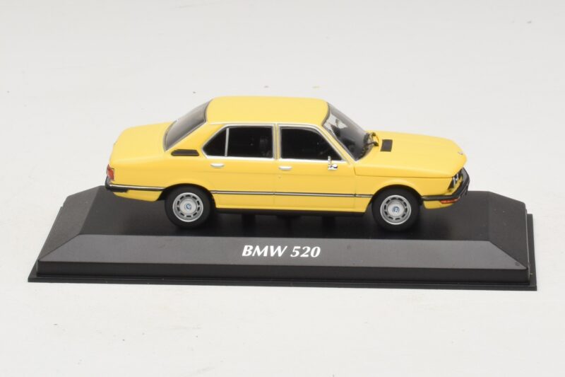 BMW 520 E12 Rumen Maxichamps 1:43 940023001 Kovina