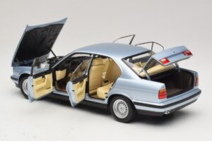BMW 535i E34 Svetlo Modra Metalik Minichamps 1:18 100024007 Kovina – slika 5 od 8