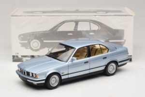 BMW 535i E34 Svetlo Modra Metalik Minichamps 1:18 100024007 Kovina – slika 8 od 8