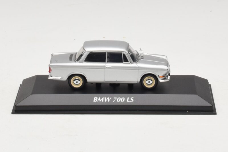 BMW 700 LS Srebrn Maxichamps 1:43 940023700 Diecast