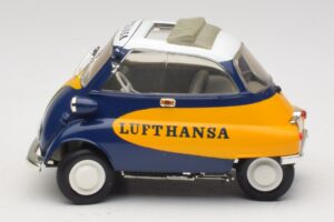 BMW Isetta 250 Lufthansa Revell 1:18 08926 Kovina – slika 4 od 8