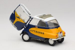 BMW Isetta 250 Lufthansa Revell 1:18 08926 Kovina – slika 5 od 8