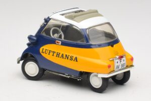 BMW Isetta 250 Lufthansa Revell 1:18 08926 Kovina – slika 7 od 8