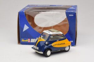 BMW Isetta 250 Lufthansa Revell 1:18 08926 Kovina – slika 8 od 8