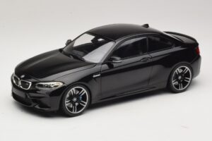 BMW M2 F87 Črna Metalik Minichamps 1:18 155026100 Diecast