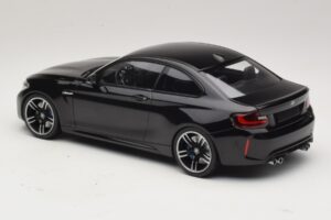 BMW M2 F87 Črna Metalik Minichamps 1:18 155026100 Kovina – slika 5 od 6
