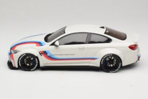 BMW M4 F82 Liberty Walk Nadomestna Škatla GT Spirit 1:18 GT067-R1 Smola – slika 3 od 6