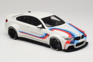 BMW M4 F82 Liberty Walk Nadomestna Škatla GT Spirit 1:18 GT067-R1 Smola – slika 4 od 6