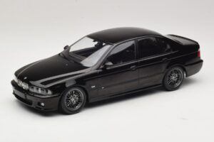 BMW M5 E39 Črn KK-Scale 1:18 KKDC181623 Kovina