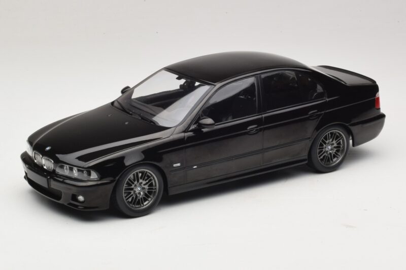 BMW M5 E39 Črn KK-Scale 1:18 KKDC181623 Kovina