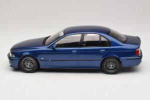 BMW M5 E39 Modra Metalik KK-Scale 1:18 KKDC181621 Kovina – slika 3 od 6