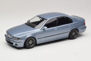 BMW M5 E39 Silverstone Blue Metallic KK-Scale 1:18 KKDC181622 Kovina