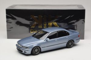 BMW M5 E39 Silverstone Blue Metallic KK-Scale 1:18 KKDC181622 Kovina – slika 6 od 6