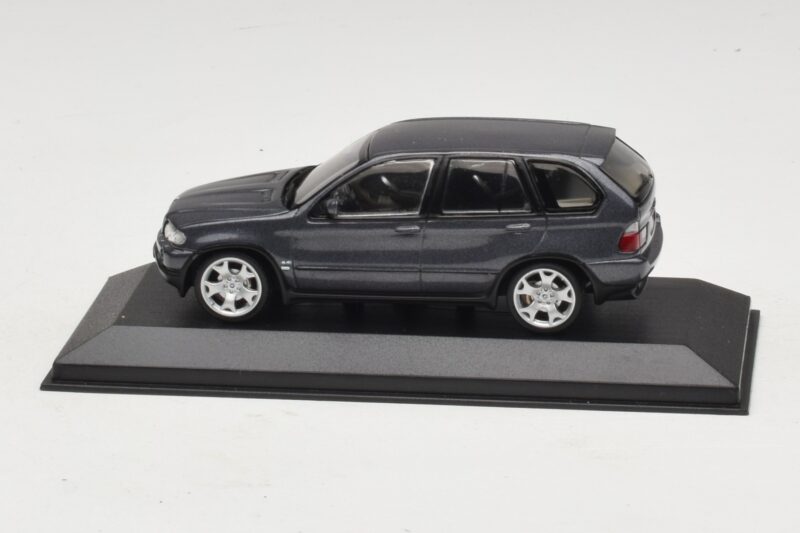 BMW X5 E53 4.4i Siva Metalik Nadomestna Škatla Minichamps 1:43 80420393166-R1 Diecast