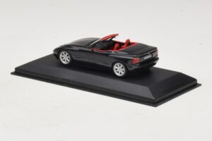 BMW Z1 Temno Zelena Z Rdečo Notranjostjo Minichamps 1:43 BMW021 Kovina – slika 3 od 5
