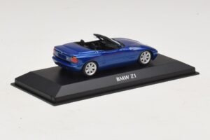BMW Z1 E30 Modra Metalik Maxichamps 1:43 940020101 Diecast – slika 2 od 5