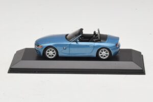 BMW Z4 E85 Svetlo Modra Metalik Nadomestna Škatla Minichamps 1:43 80420144054-R1 Diecast