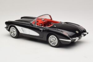 Chevrolet Corvette C1 Tuxedo Black AUTOart 1:18 71142 Diecast – slika 7 od 8
