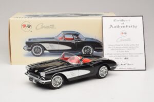 Chevrolet Corvette C1 Tuxedo Black AUTOart 1:18 71142 Diecast – slika 8 od 8
