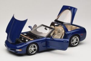 Chevrolet Corvette C5 Commemorative Edition Moder AUTOart 1:18 71157 Kovina – slika 2 od 9