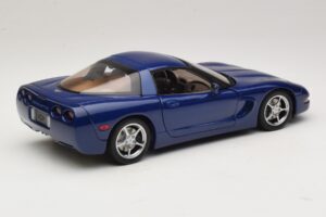 Chevrolet Corvette C5 Commemorative Edition Moder AUTOart 1:18 71157 Kovina – slika 4 od 9