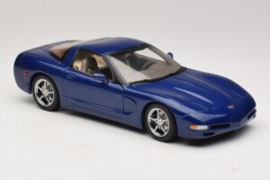 Chevrolet Corvette C5 Commemorative Edition Moder AUTOart 1:18 71157 Kovina – slika 7 od 9