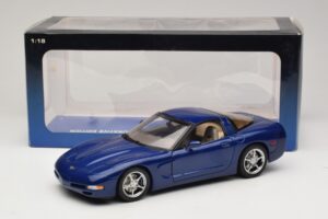 Chevrolet Corvette C5 Commemorative Edition Moder AUTOart 1:18 71157 Kovina – slika 9 od 9