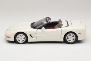 Chevrolet Corvette C5 Kabriolet Bel Bburago 1:18 3076-P1 Kovina – slika 4 od 8