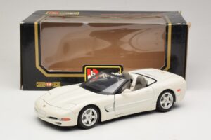 Chevrolet Corvette C5 Kabriolet Bel Bburago 1:18 3076-P1 Kovina – slika 8 od 8