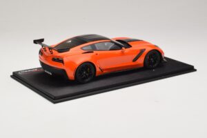 Chevrolet Corvette C7 ZR-1 High Voltage Tint TopSpeed 1:18 TS0147 Smola – slika 2 od 6